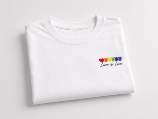 Handmade Shirts | "Love is Love" Oversize Bio-Baumwoll T-Shirt mit Stickmotiv - love-union.de