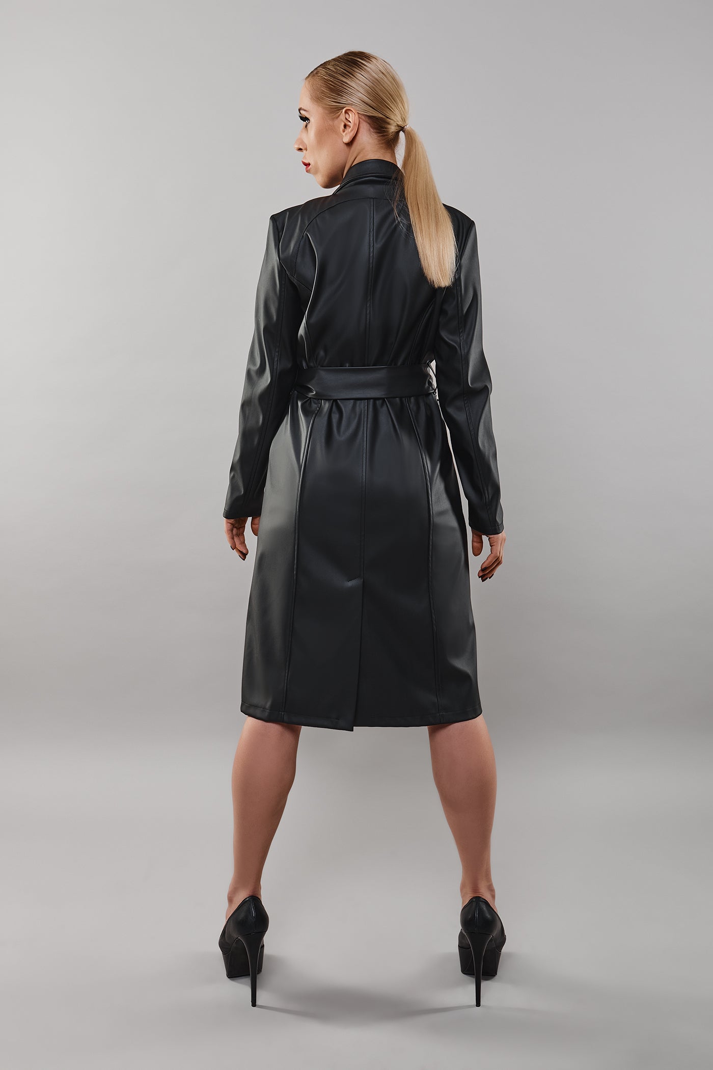 Selina - Black Coat - Love-union.de