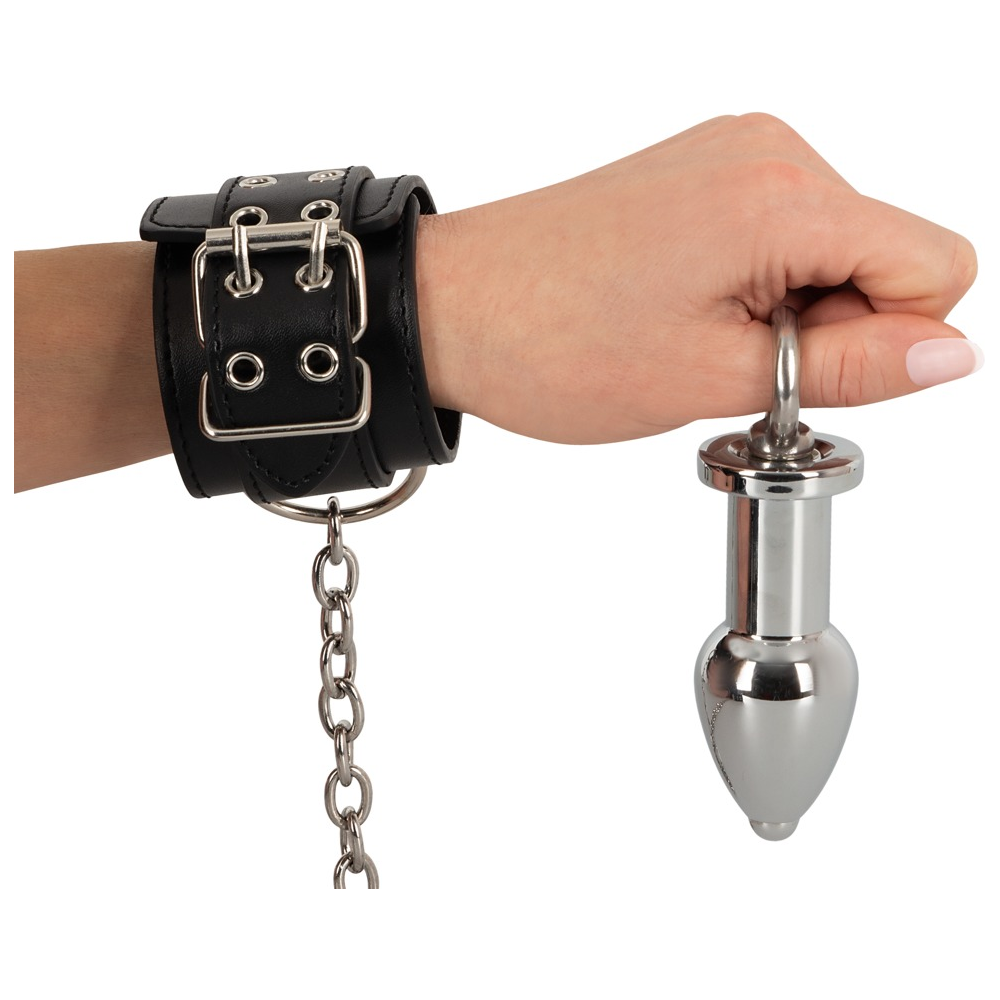 Hand Cuffs and Buttplug - love-union.de