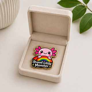 Exklusiver Axolotl Pin „Proud Little Monster“ – Regenbogen Pride – Gold-Edition - love-union.de